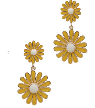 Load image into Gallery viewer, I&#39;M Your Double Daisy Enamel Stud Earrings